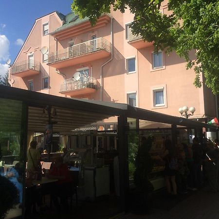 City Center Apartments Hévíz Kültér fotó